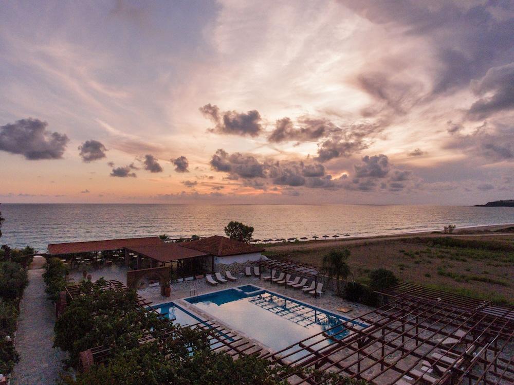 Poseidon Beach Hotel Kastrosikiá Exterior foto