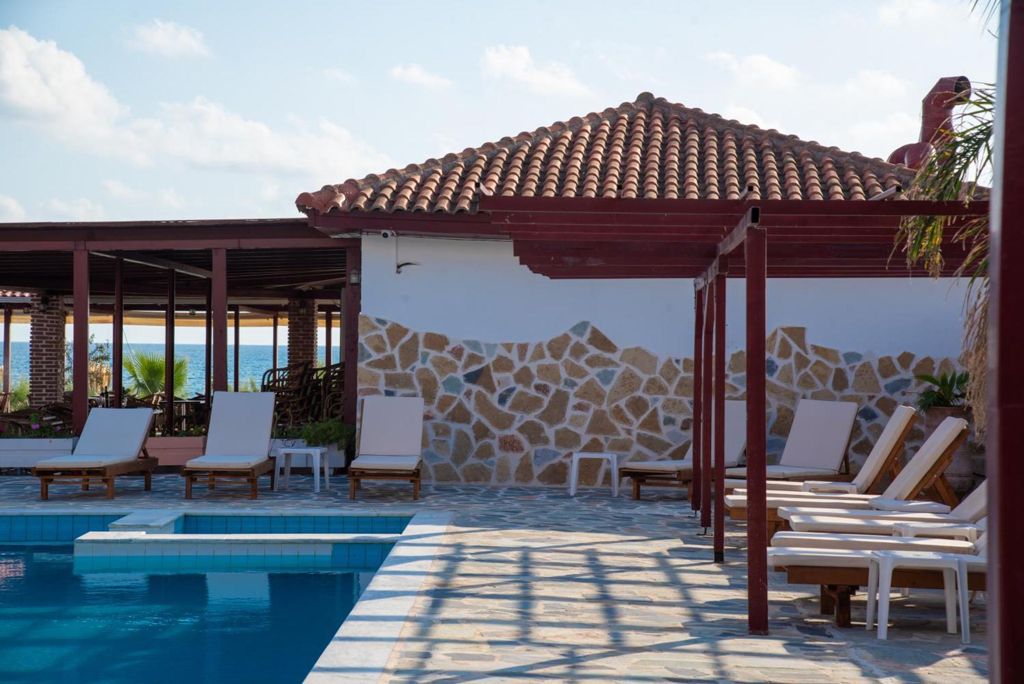 Poseidon Beach Hotel Kastrosikiá Exterior foto